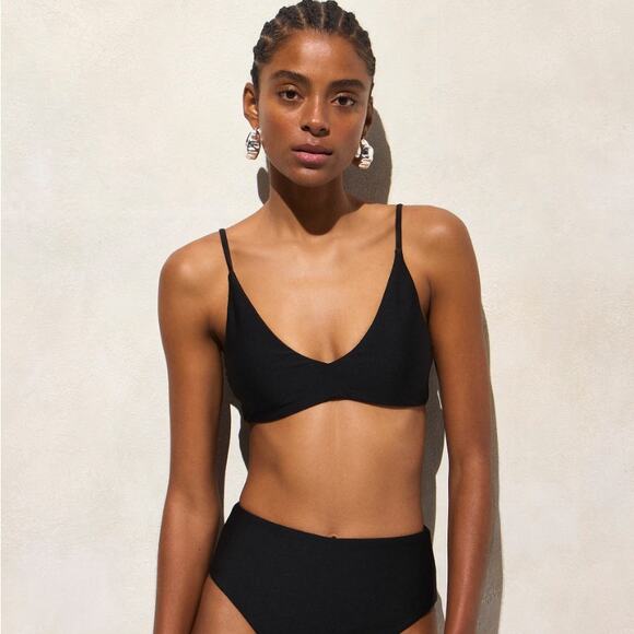 J.Crew Classic Sculpt Lana Bikini Top SZ S Black V-Neck Removable Pad Adjustable - Picture 1 of 9